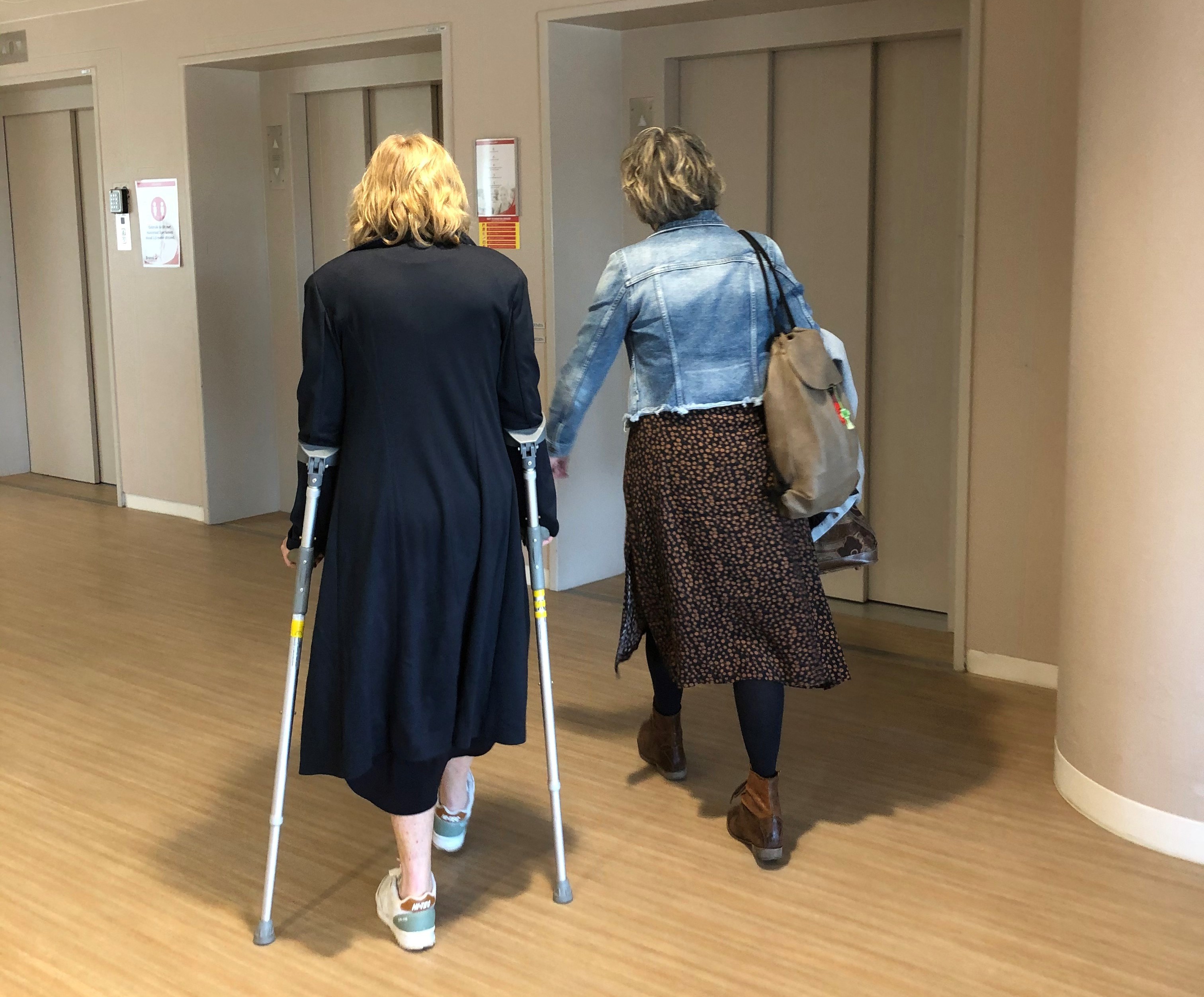 Nieuwe Halve Knie Of Heupprothese Voor Vitale Patiënten In ...